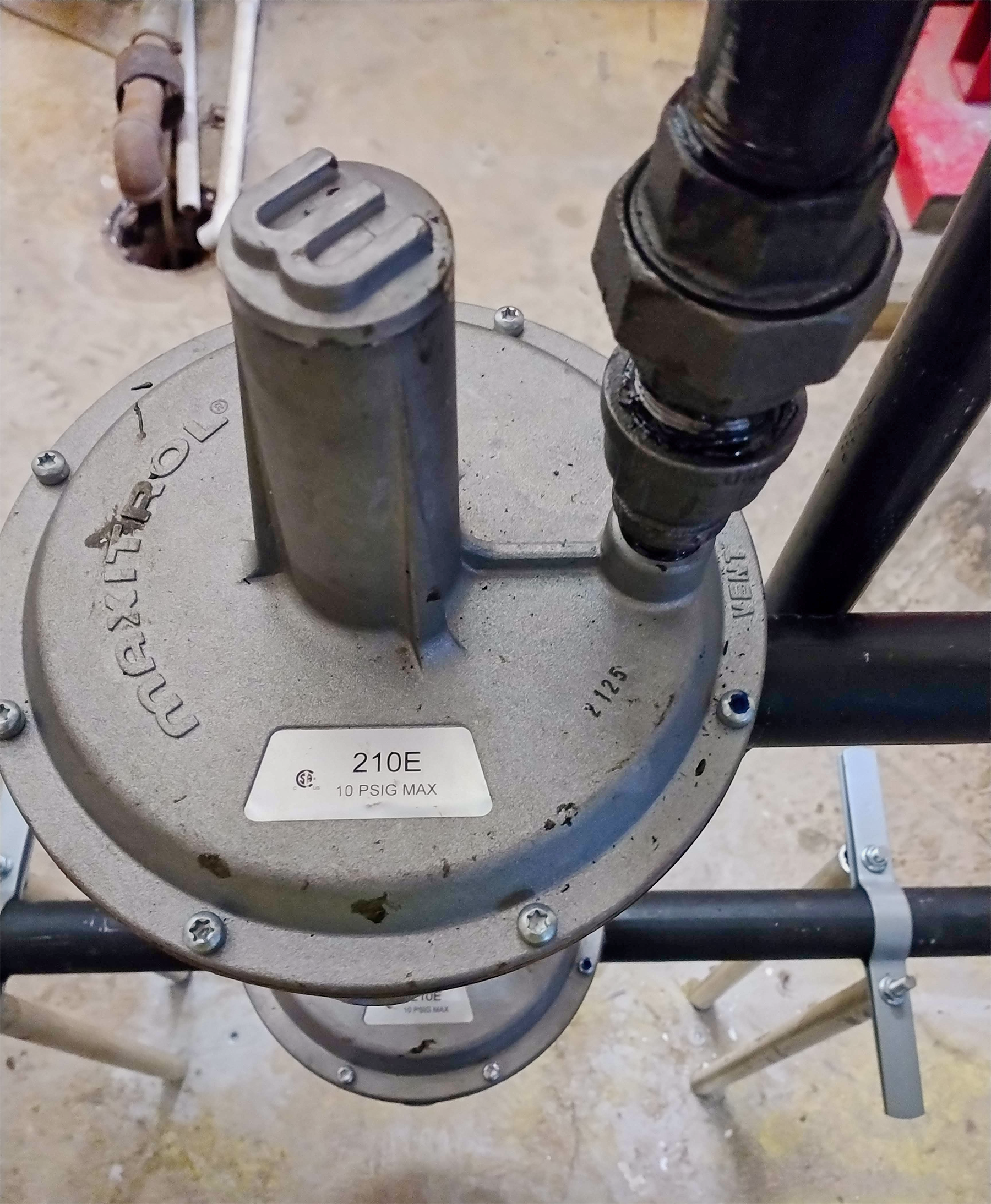 Commercial/Industrial natural gas piping and balanced valve regulator installation